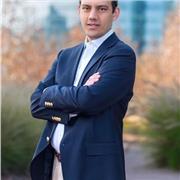 Abogado corporativo para realizar clases particulares con el objeto de lograr las metas del alumno